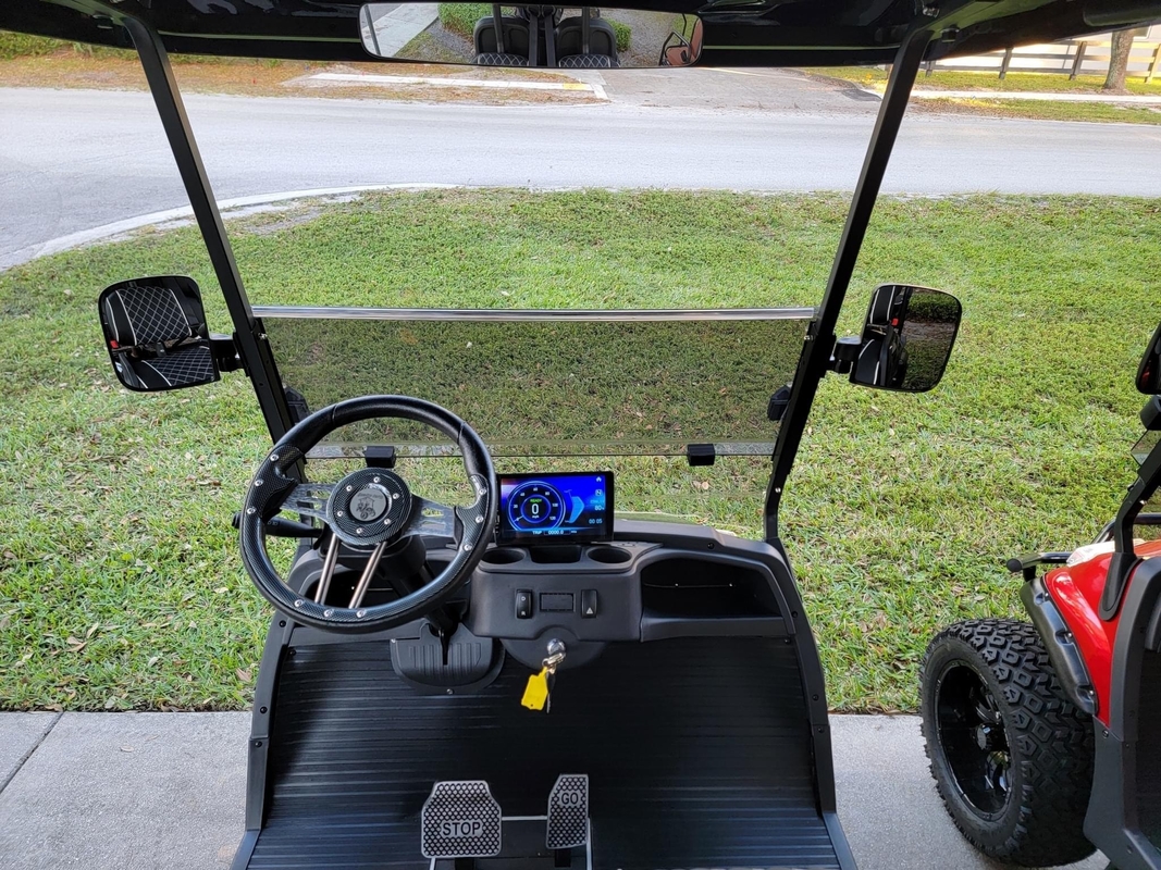 40km/H Electric TOP Golf Cart 5KW AC Motor With Seat Belt EV4+2G